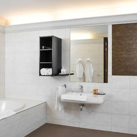 De Arendshoeve - & Restaurant Bergambacht