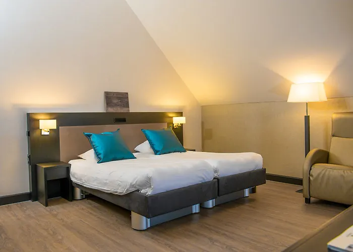 De Arendshoeve - & Restaurant Otel 4*